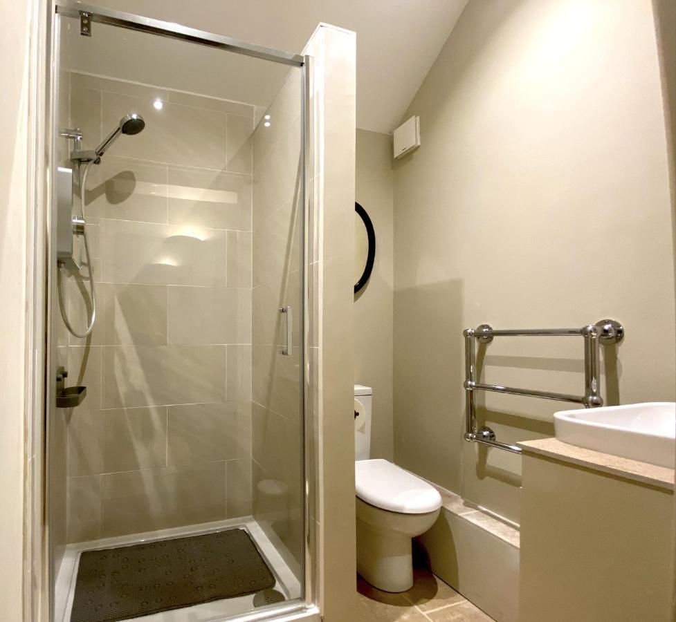 Enchanting 1 Bedroom Home With Kitchen サフロン・ワルデン エクステリア 写真